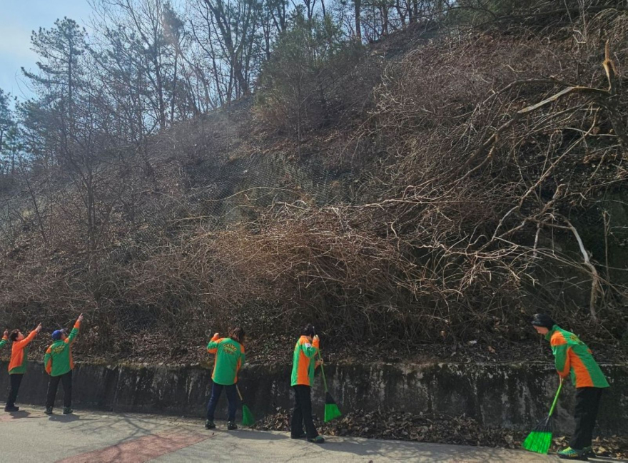 3.24.-양주시·지역자율방재단  해빙기 급경사지 합동 점검1.jpg