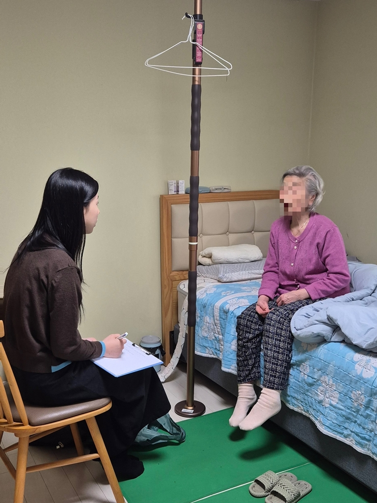 15.신곡2동(신곡2동, 저소득 독거노인 방문조사로 돌봄 위기가구 선제적 발굴).jpeg