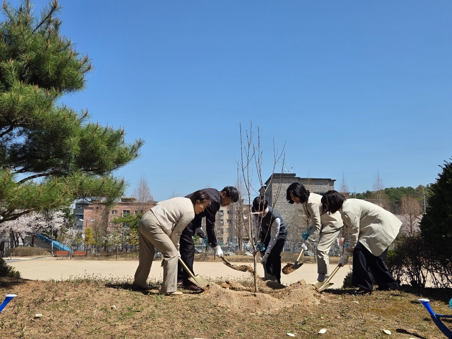 [크기변환][260407 보도자료] 경기북과학고등학교, 뉴턴의 사과나무 식목행사 개최 (사진2).jpg
