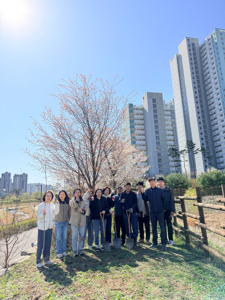 4.8.-양주시 옥정1동, ‘나무에 이름 걸고, 청렴도 함께 심다’… 지역과 공직이 함께한 이색 캠페인.jpg