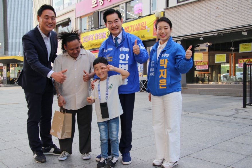 05 오석규 공동총괄선거대책본부장과 함께 인사.jpg
