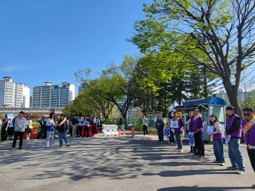 7-2 포천동 청소년지도협의회, 포천고등학교 청소년 보호 캠페인 실시.JPG