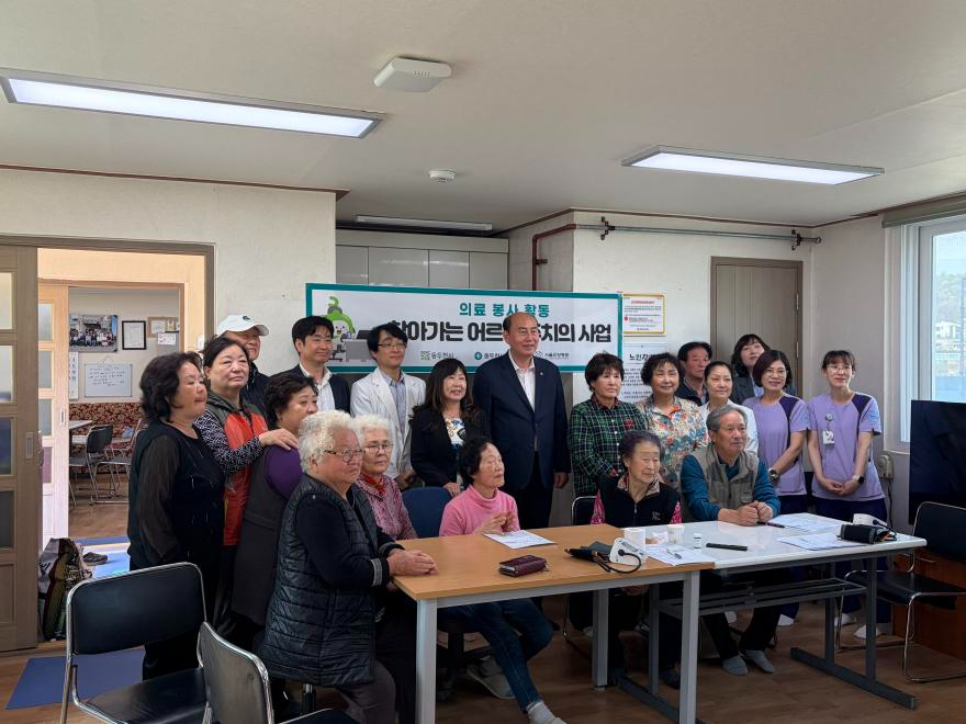 3. 동두천시, 조산경로당서 ‘찾아가는 어르신 주치의 사업’ 의료봉사 실시(1).jpeg