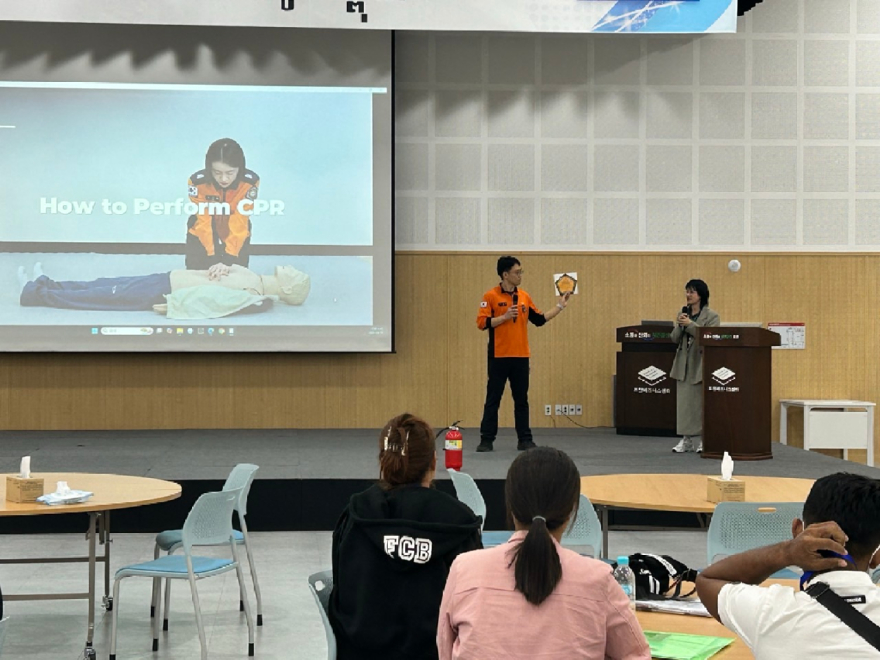 (포천소방서, 재난 취약 외국인 근로자 맞춤형 안전교육 추진) 사진.jpg