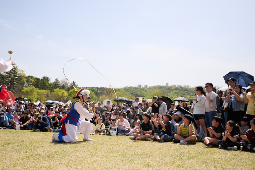 4.22.-양주시, 회암사지 왕실축제 성공 운영 이끈 현장 공직자 노고 격려.jpg