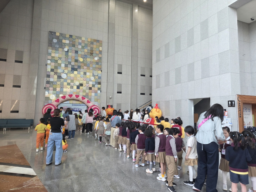 6-3 포천시, 어린이 눈높이 맞춘 뮤지컬로 흡연·음주 예방 인식 높여3.jpg