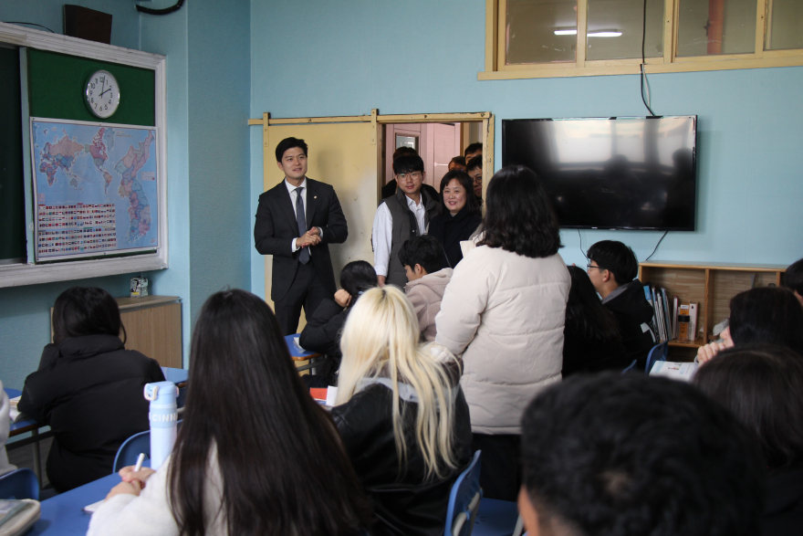 [붙임-2] 이주배경학생 교육 현장 방문.jpg