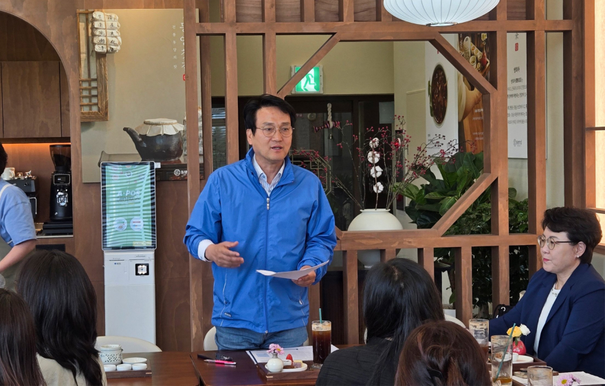 안민석캠프_마을교육공동체로_교육구조_전환제시_동두천·의정부_간담회(보도사진)_0429.jpg