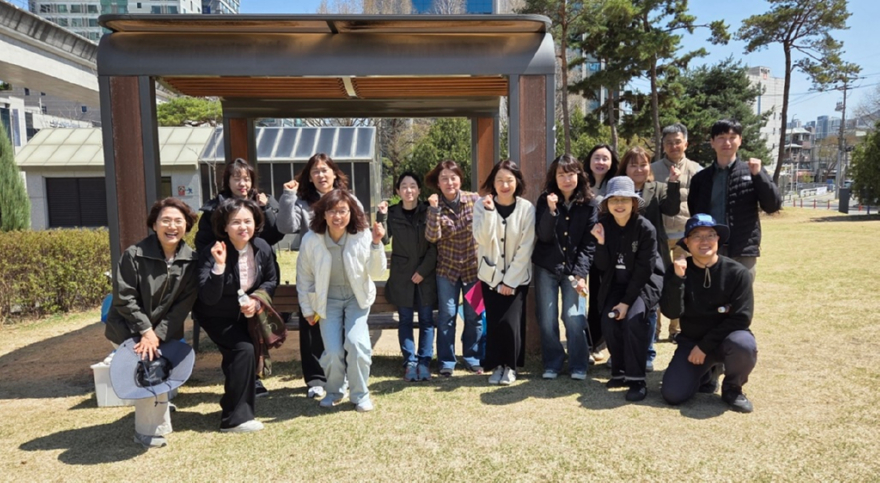4.도시정원과(의정부시,+시민전문가+정원관리+봉사로+‘정원도시’+한+걸음+더)3-랑이네정원봉사단.jpg