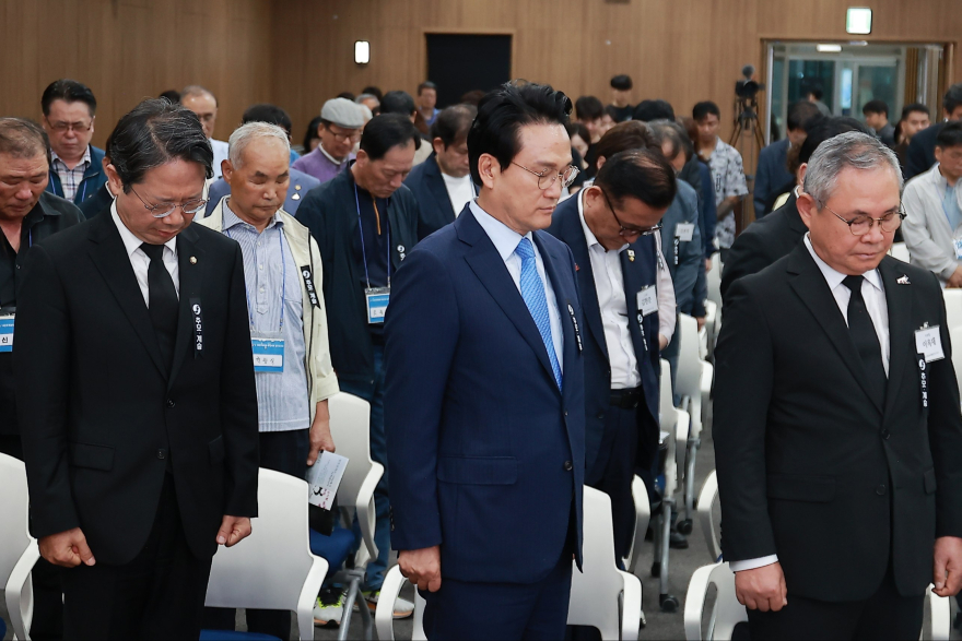 (사진1) 안민석캠프_5_18_미래를_설계하는_역사교육으로_이어가겠다_0518.jpg