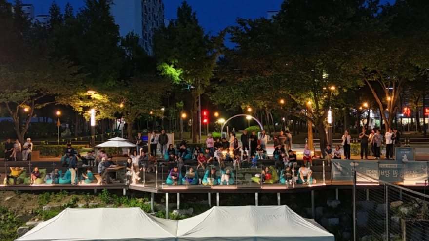 1.도시디자인과(음악과+책,+하천과+공원이+이어진+새로운+도시문화+실험…의정부시,+'음악정원+피크닉'+첫걸음)4.jpg