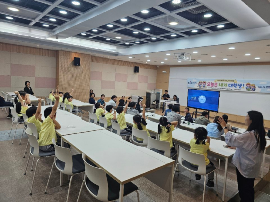 6.1.-양주 드론봇인재교육센터, 유아부터 어르신까지…전 생애주기 맞춤형 드론 교육’ 실현1.jpg