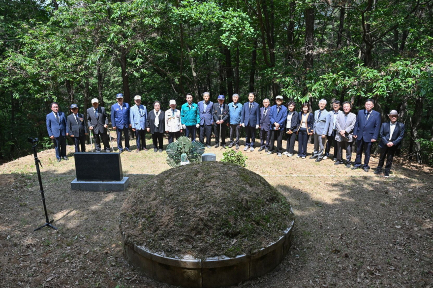 4-3 포천시, 6·10만세운동 100주년 독립유공자 묘소 참배… 보훈 복지 확충 건의.jpg