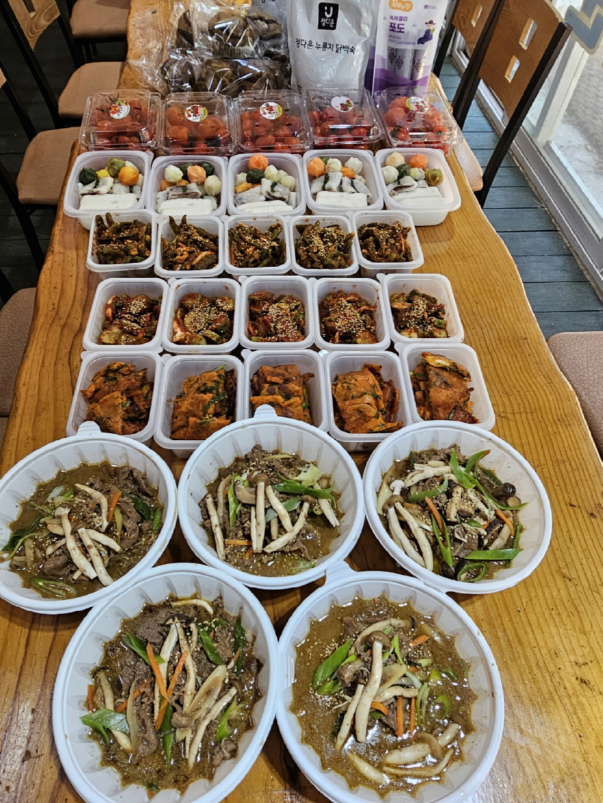 7-2 포천시 영북면 바위식당, 영양과 온기 담은 도시락으로 어려운 이웃 5가구에 나눔 실천1.jpg