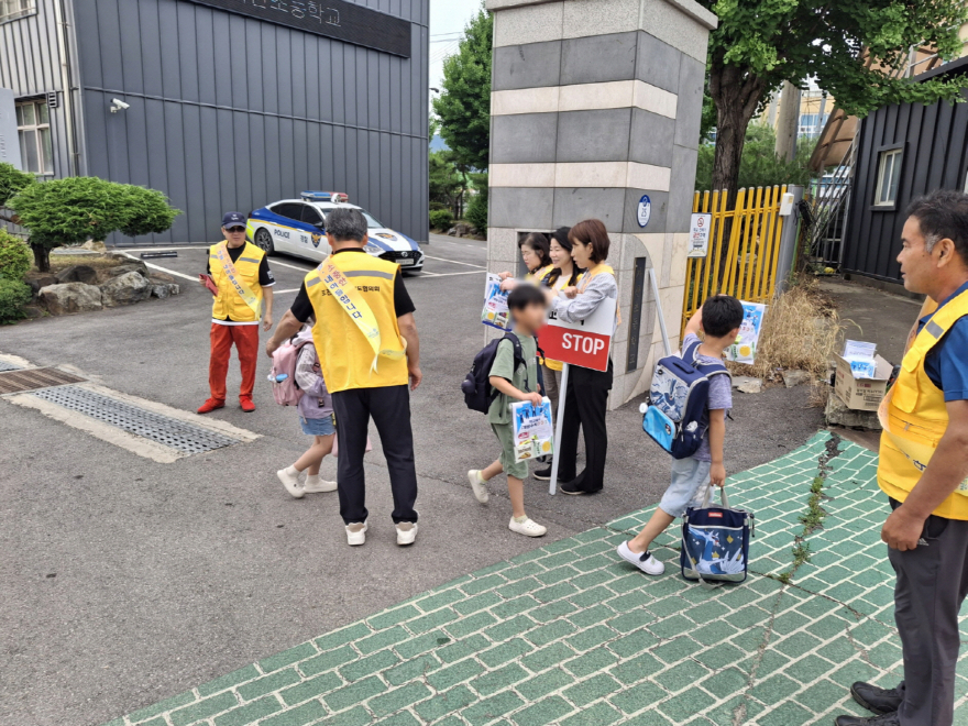 8-3 포천시 가산면 청소년지도협의회 학교폭력 예방 캠페인 실시3.jpg