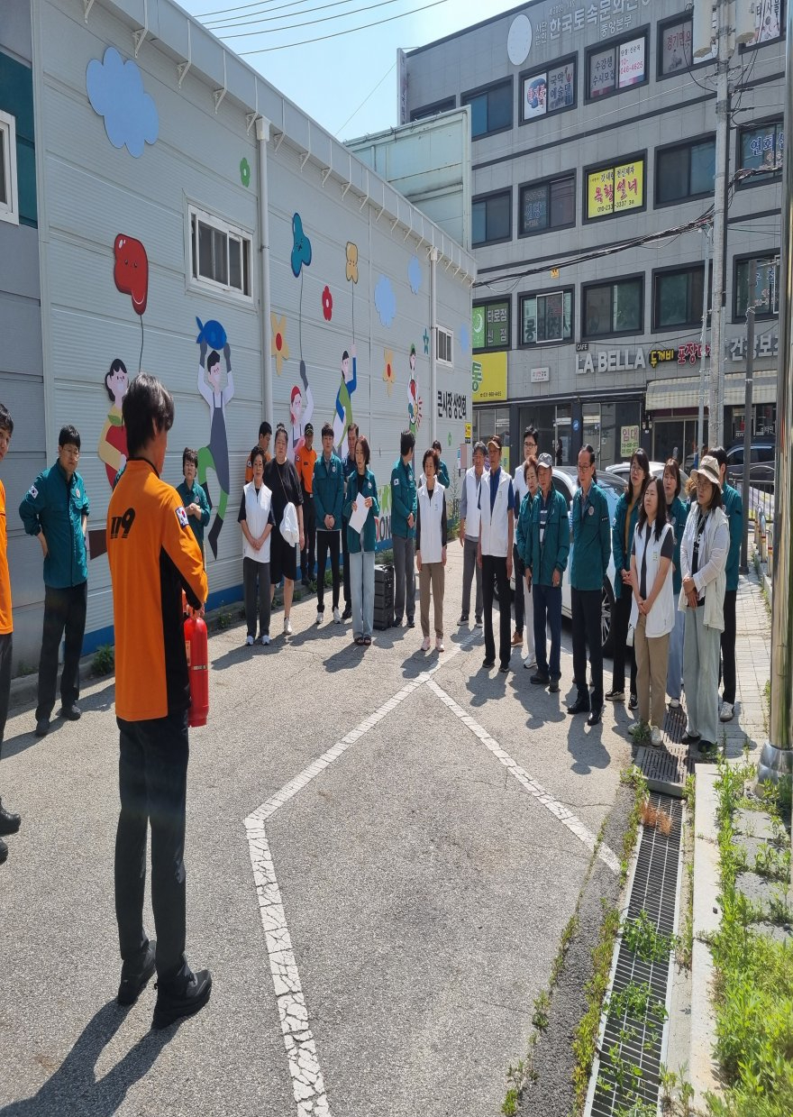10. 동두천시 생연2동 행정복지센터, 불현119안전센터와 합동 소방훈련 실시.jpg