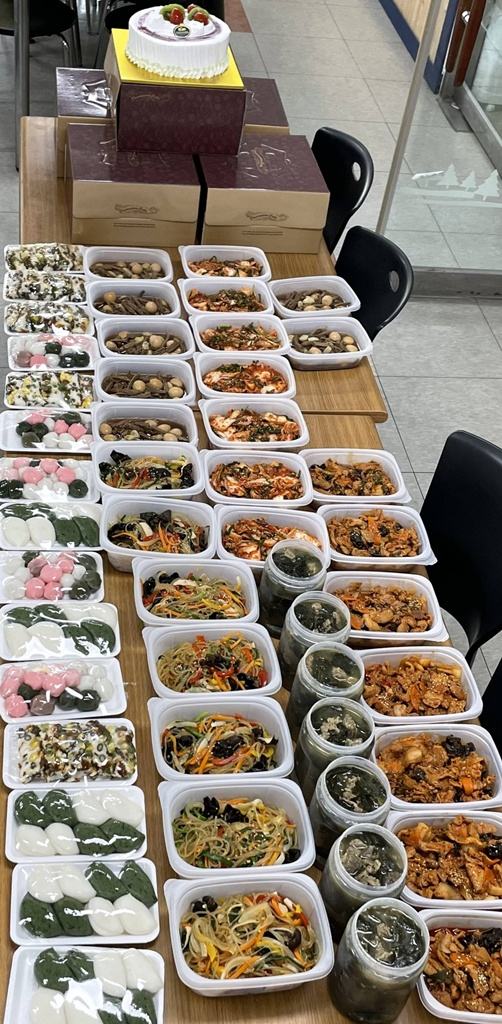 9.송산2동(송산2동,+찾아가는+‘한끼똑(knock)시락’으로+매월+어르신+안부+살피며+생신+축하)3.jpg