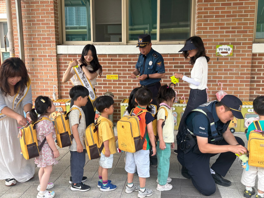 260618 송양유치원, 옐로카드 안전 캠페인 개최 (사진1).jpg