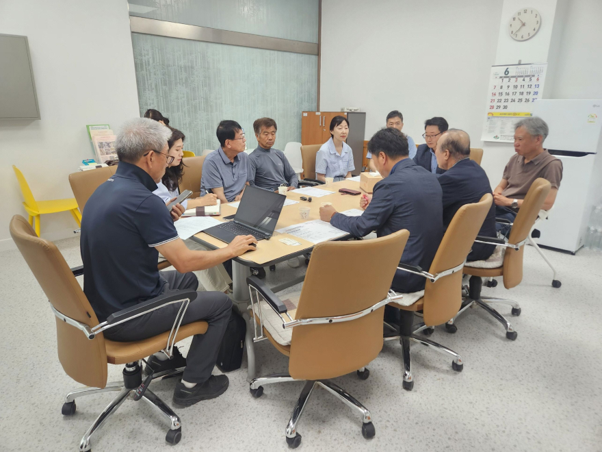 4-1 포천시, 가공부산물 활용 _특화 발효사료_로 포천한우 육질 높인다(내부).jpg