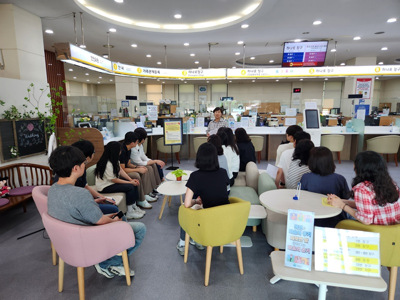 1.민원여권과(의정부시,+상반기+민원실+특이민원+대응력+강화+위한+경찰+합동+모의훈련+및+출입제한+퇴거조치+교육+실시)4.jpg