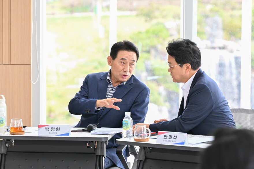 1-3 포천시 안민석 경기도교육감 당선인과 포천교육 미래 논의.jpg