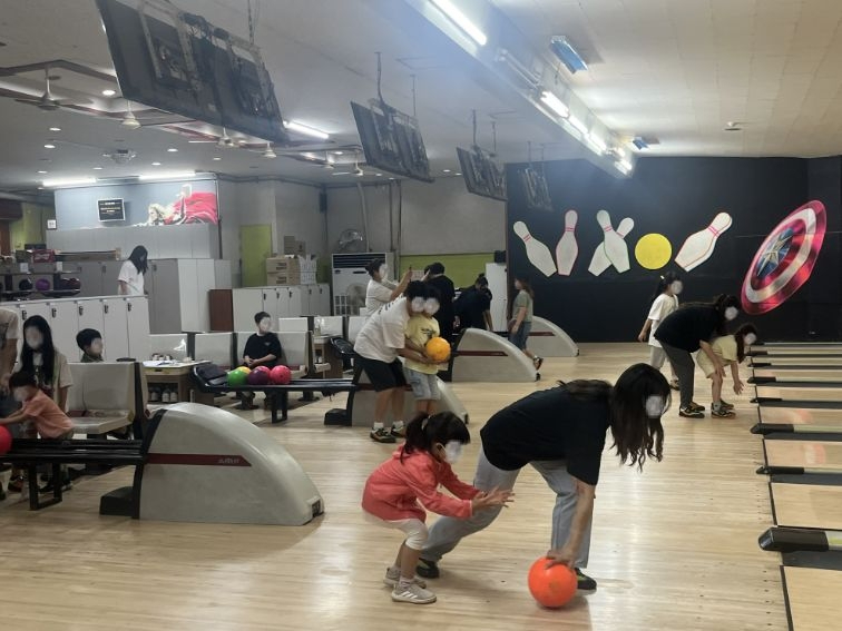6. 동두천시가족센터,‘동가둥가 스트라이크 !!’ 볼링 프로그램 진행(1).jpg