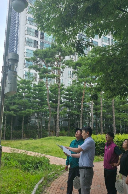 2. 동두천시 보건소, 방역기동반 부시장 간담회 및 여름철 러브버그 차단 총력(2).jpg