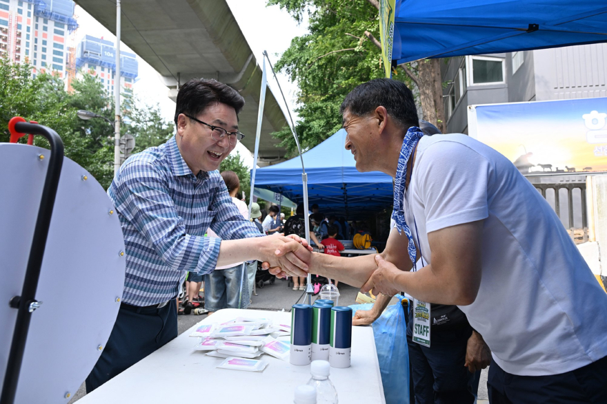 신곡2동(신곡2동+주민자치회,+걷기+행사+‘안녕하신곡+건강하신곡’+성황리+개최)3.JPG