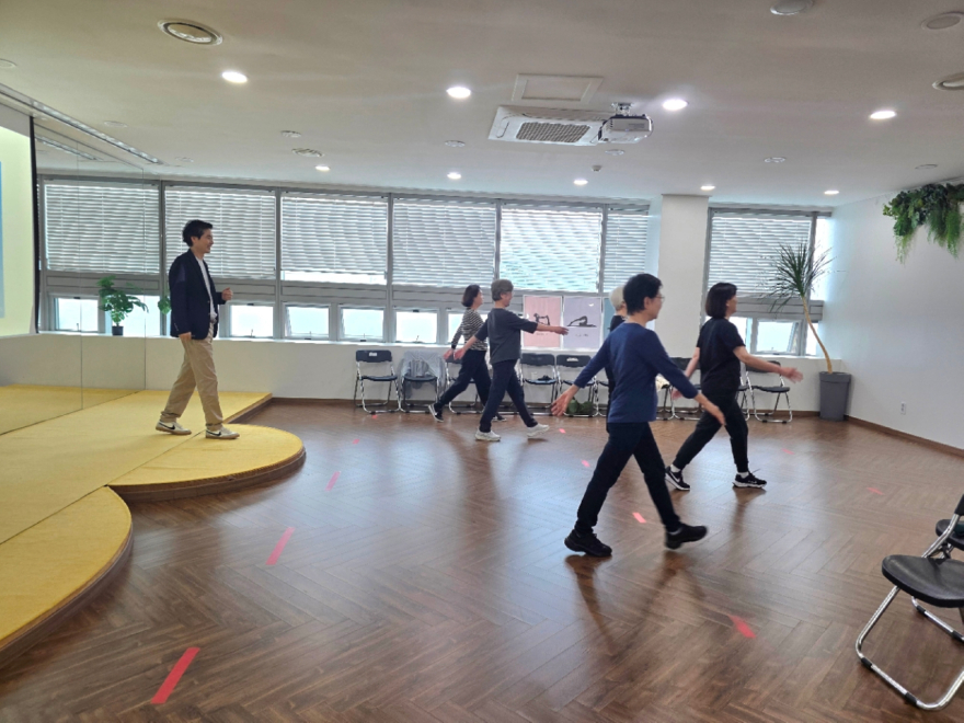 7.6.-양주 서부건강생활지원센터, 중년 여성 요가교실 성료…골격근 늘고 체지방 줄었다.jpg