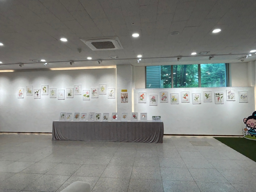 9.신곡1동(신곡1동+주민공유공간+‘마주쉼터’,+7월+‘보태니컬아트+색연필꽃그림’+작품+전시)1.jpg
