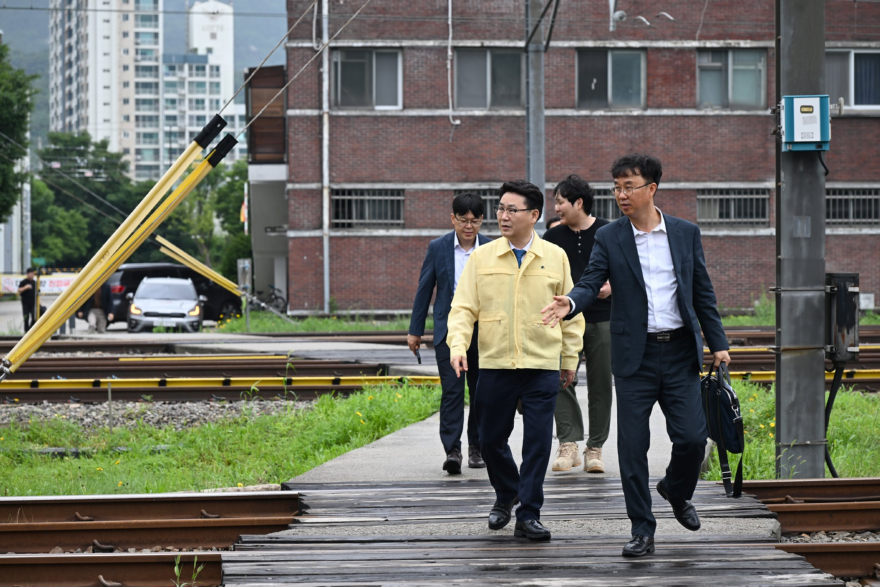 1.철도교통과(김원기+의정부시장,+GTX-C‧도봉산~옥정+광역철도+현장+점검)3.JPG