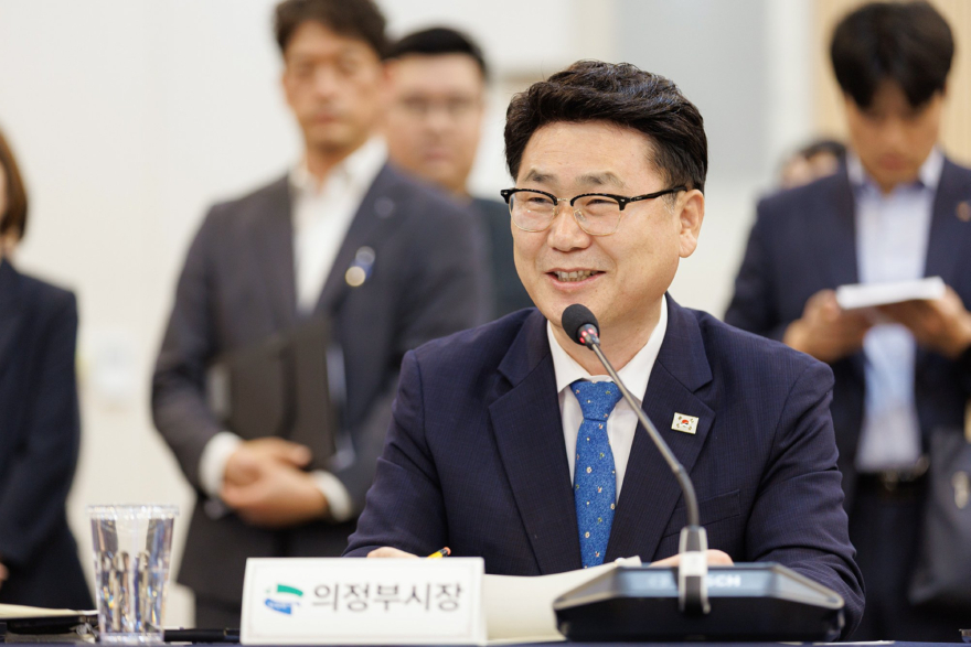 2.기획예산과(김원기+의정부시장,+경기도+시장‧군수들과+민선+9기+시정+방향+공유)2.JPG