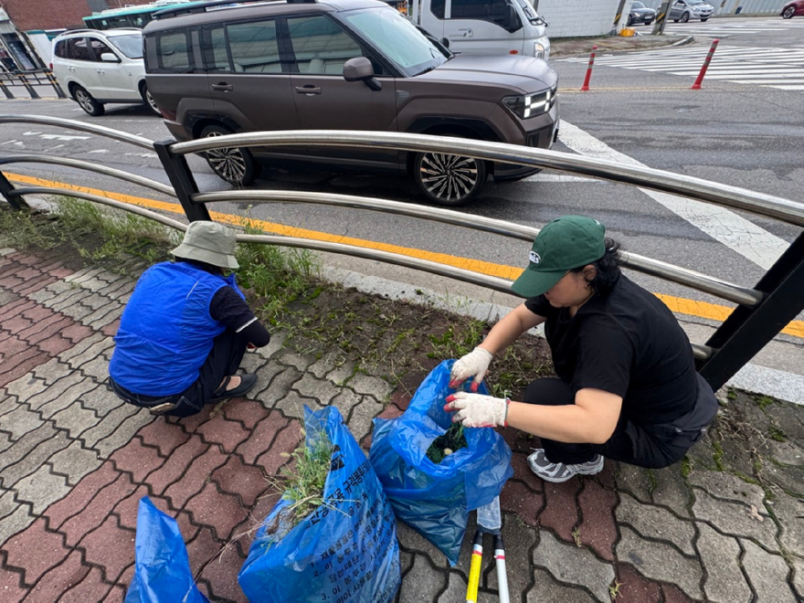5.가능동(가능동,+쓰담쓰담+한걸음…통장협의회+잡초+뽑기+구슬땀)3.jpeg
