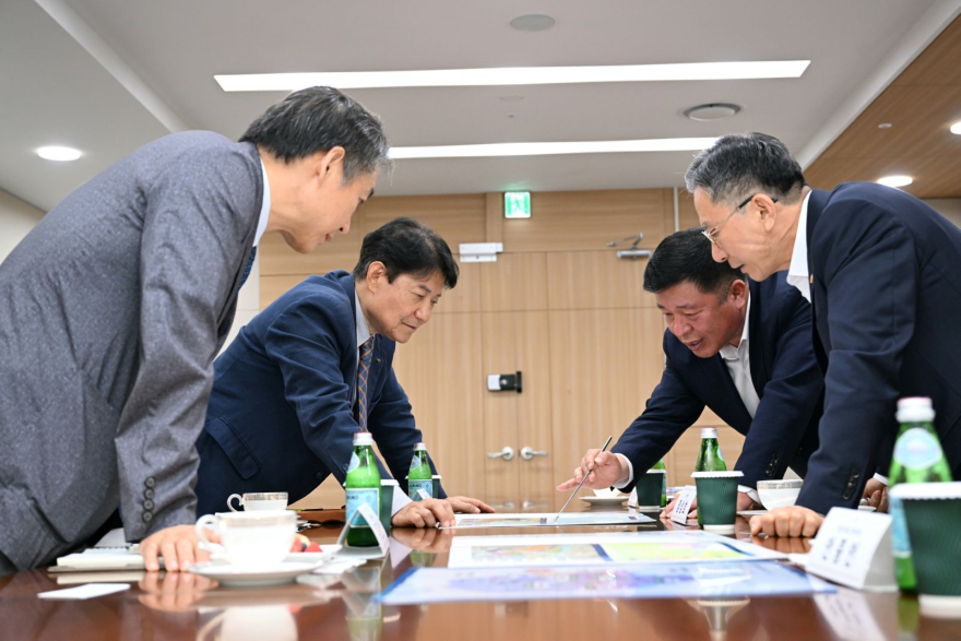 7.24.-양주시장  정성호 법무부장관ㆍ우희종 마사회장 만나 과천경마공원 양주 이전 제안2.jpg