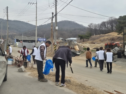동두천 상패동, 영농철 앞두고 ‘클린 마을’ 조성... 산불 예방 순찰 병행