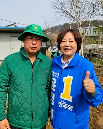 윤경례 포천시의원 예비후보, 시민과 식수 행사… “포천의 내일 심겠다”