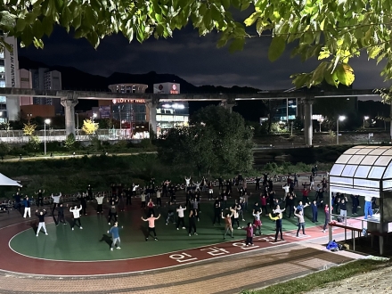 의정부시, 중랑천·부용천 야간 운동으로 ‘활력’… 생활체육광장 본격 운영