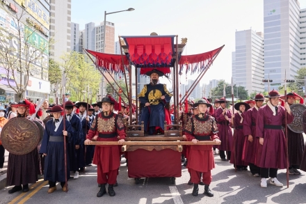 양주 회암사지 왕실축제 '12만 인파' 홀렸다... 참여형 전환의 승리
