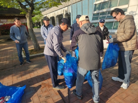 동두천기독교장로연합회, 지행역 신시가지 환경정화... ‘쾌적한 거리’ 앞장