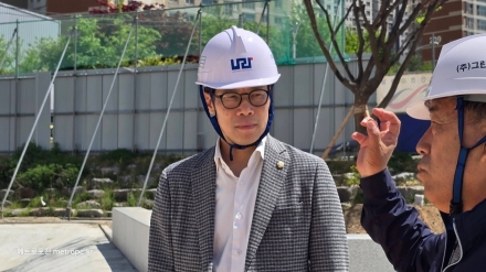 임종훈 포천시의장, 물놀이장 조성 현장 '깜짝 점검'. "아이들 안전, 현장에 답 있다"  1억 원 투입 정화 설비, 수질 관리 만전 기해야"