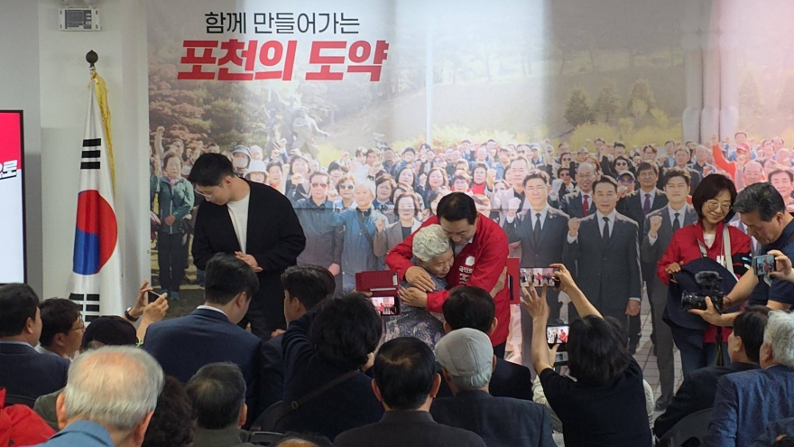 90세 노모가 입혀준 붉은 점퍼 소통과 효심으로 그리는 포천의 미래