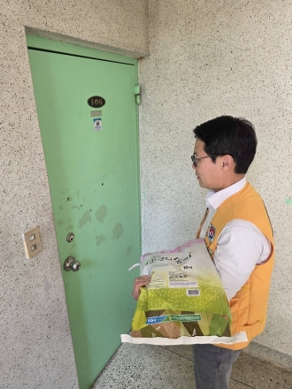 임종훈 포천시의장, 적십자 봉사원으로 ‘이웃 사랑’ 실천... 군내봉사회와 물품 전달