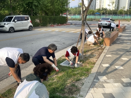 동두천시 송내동 바르게살기위원회, 주요 도로변 제초작업 및 환경정비 전개