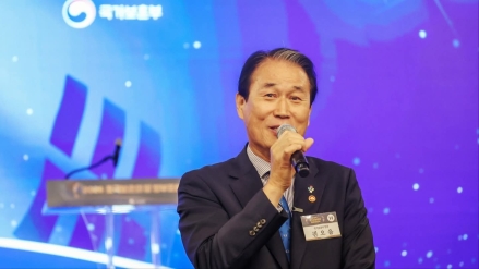 권오을 보훈부 장관 "보훈가족의 헌신 덕에 선진국 도약… 임기 내 약속 이행에 총력"
