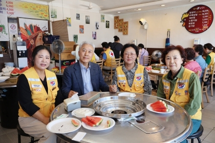 SM 송종채 대표 어르신 위한 닭갈비 대접 따뜻한 나눔 실천