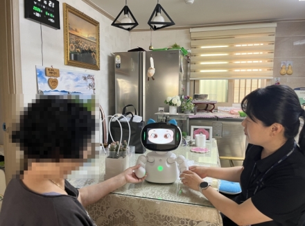 의정부시, 독거노인 대상 ‘AI 로봇 건강관리사업’ 성료… 스마트 돌봄망 구축