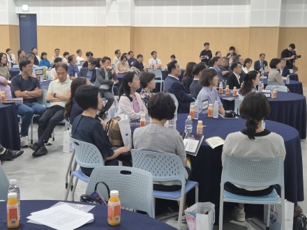 [칼럼] 아이를 태울 버스가 없고, 아플 때 맡길 곳이 없을 때 부모는 떠난다
