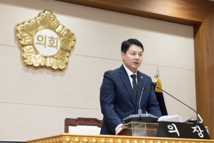 [메트로칼럼] 무상교복의 취지는 맞다, 이제는 가격 구조를 손볼 때다