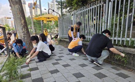 의정부시 신곡2동, 하절기 맞이 환경정비 실시… 주요 생활권 잡초 및 쓰레기 정비